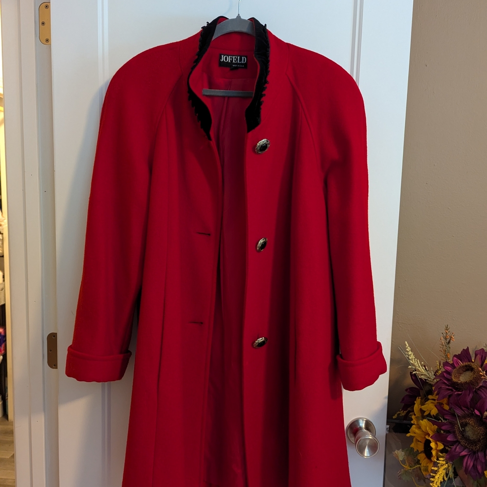 Jofeld Women's Elegant Red Pea Coat. Size Large.